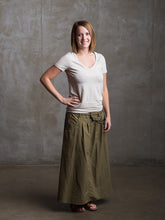 Load image into Gallery viewer, Slim Macabi Skirt