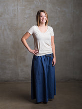 Load image into Gallery viewer, Slim Macabi Skirt
