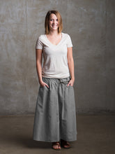 Load image into Gallery viewer, Slim Macabi Skirt