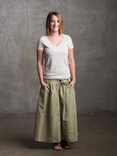 Load image into Gallery viewer, Slim Macabi Skirt